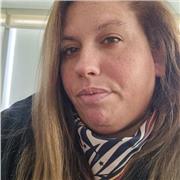 ¡Dale like al buen orador! Porque sabe cautivar, emocionar y convencer con cada palabra. Su voz inspira, su mensaje deja huella